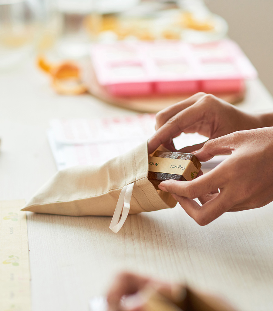 手と手、人と人をつなぐ